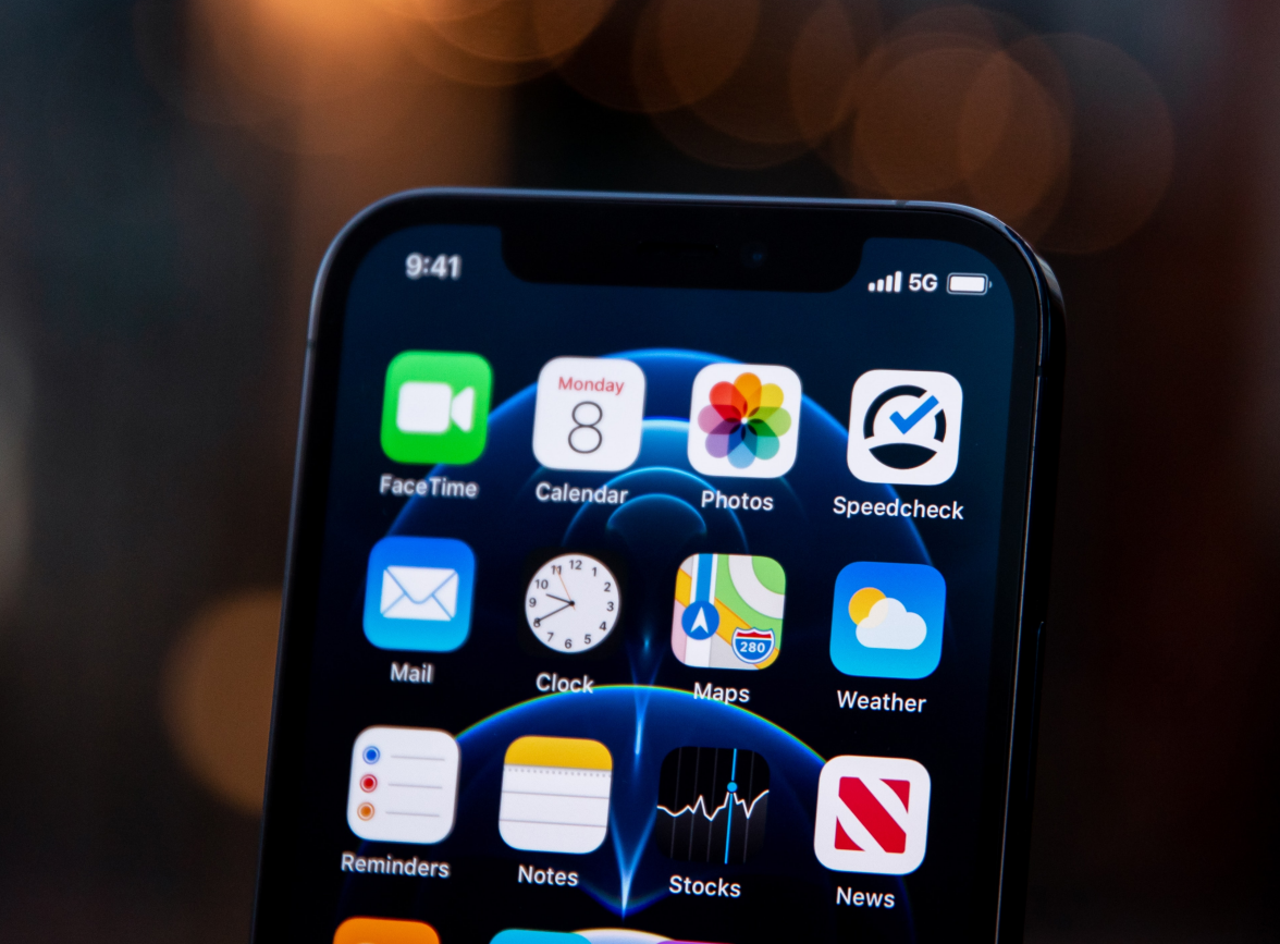 南明苹果手机维修分享为什么 iPhone 12 在冬季会自动关机 